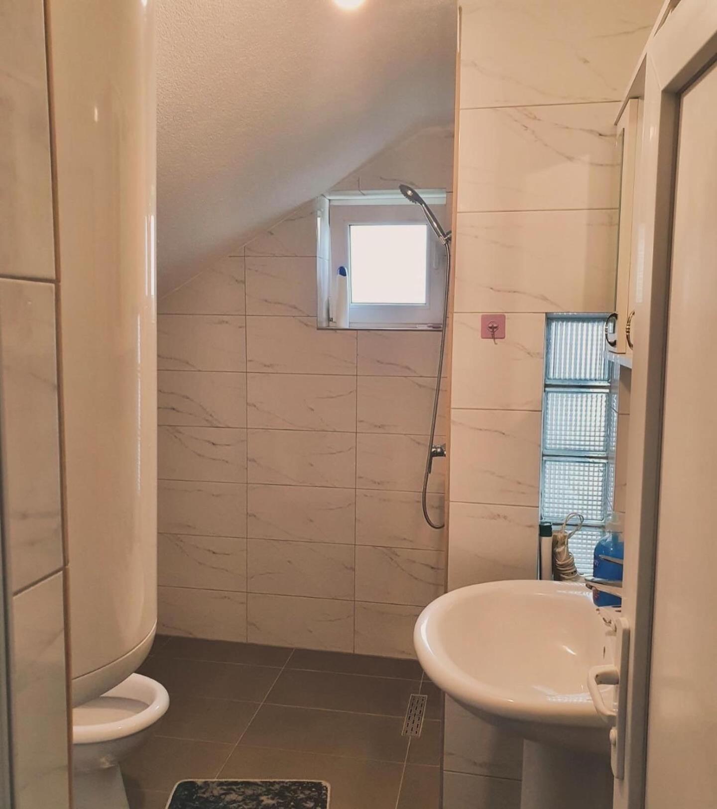 Guest House Ulnika Vusanje ภายนอก รูปภาพ