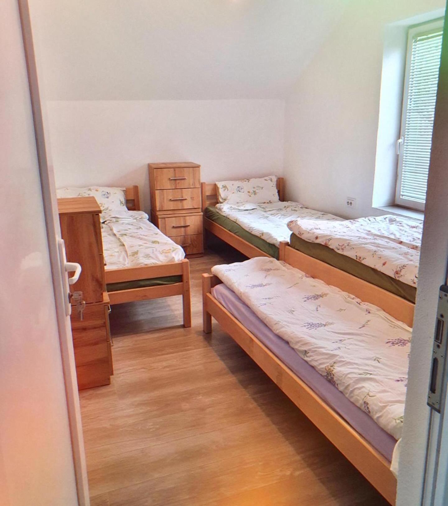 Guest House Ulnika Vusanje ภายนอก รูปภาพ